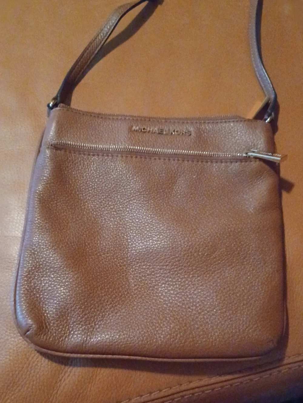 > Michael Kors Classic Brown Leather Crossbody Bag - Minimalist Everyday Style